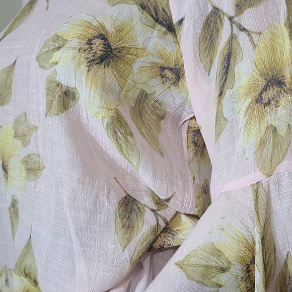 LC Lauren Conrad Light Pink Floral Blouse - Picture 5 of 6